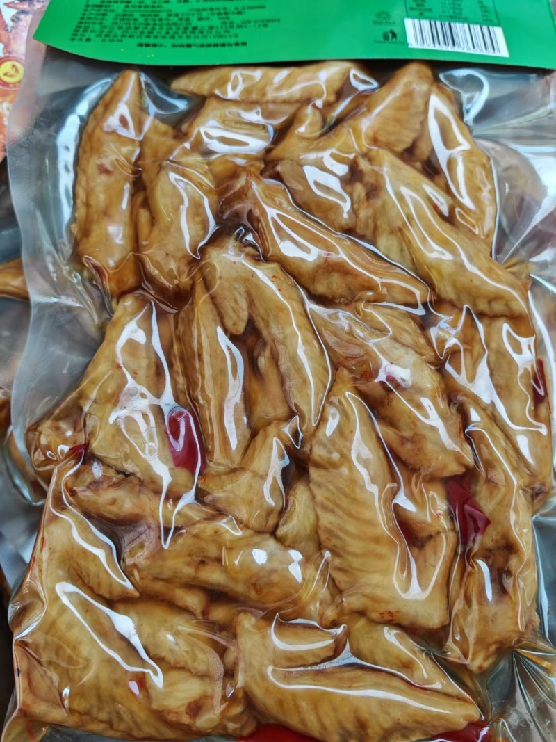 满口喜鸡尖。麻辣五香两种味道。库房有现货，
