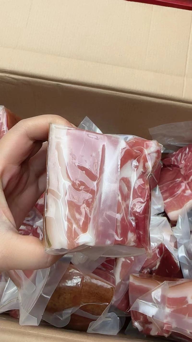 云南火腿一斤装无骨火腿火烧毛火腿腊肉现货供应品质保证