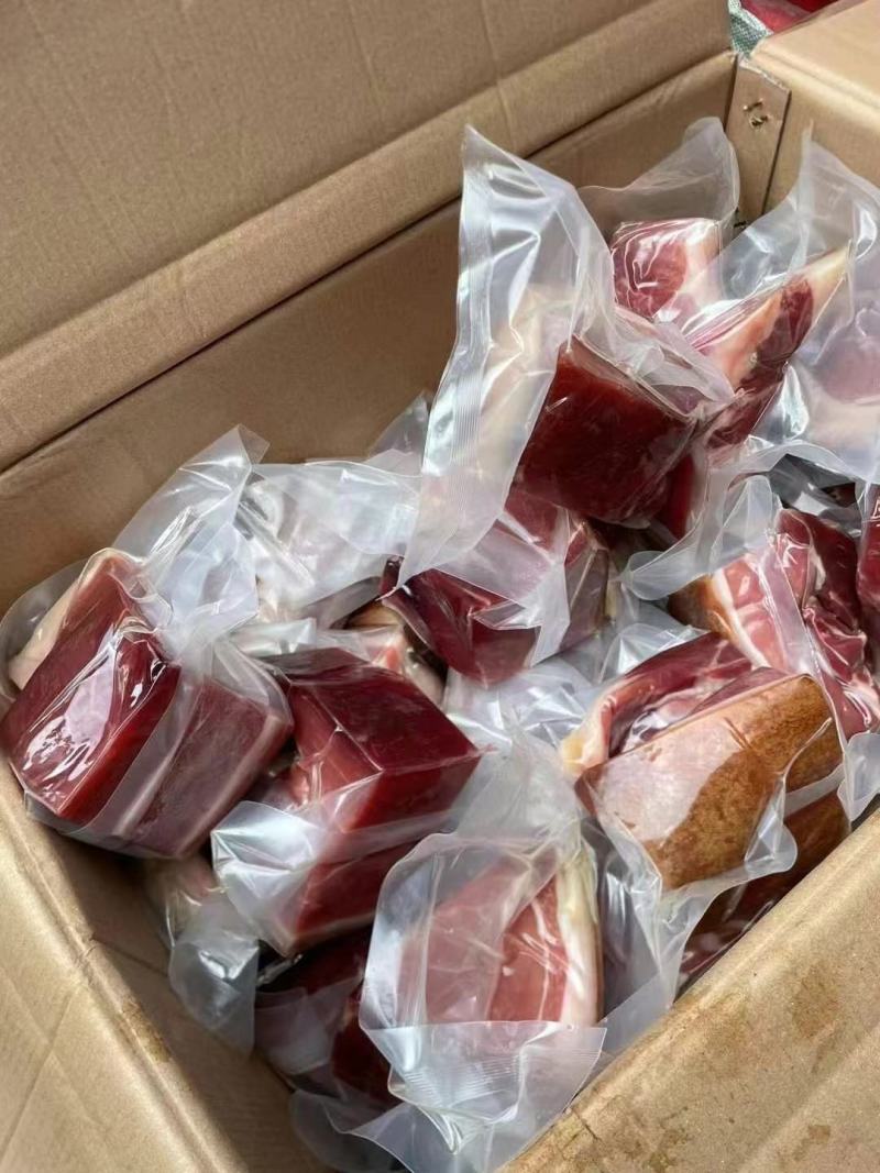 云南火腿一斤装无骨火腿火烧毛火腿腊肉现货供应品质保证
