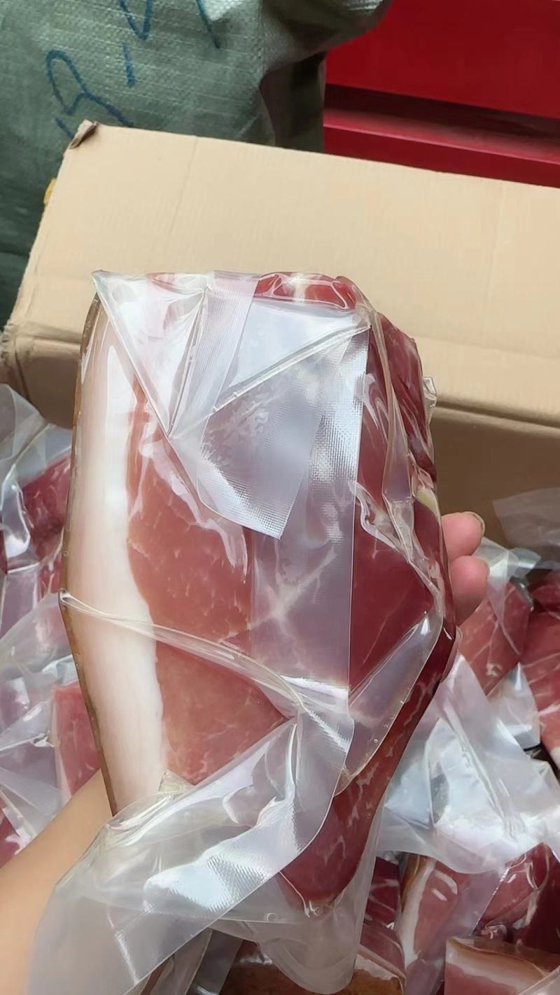 云南火腿一斤装无骨火腿火烧毛火腿腊肉现货供应品质保证