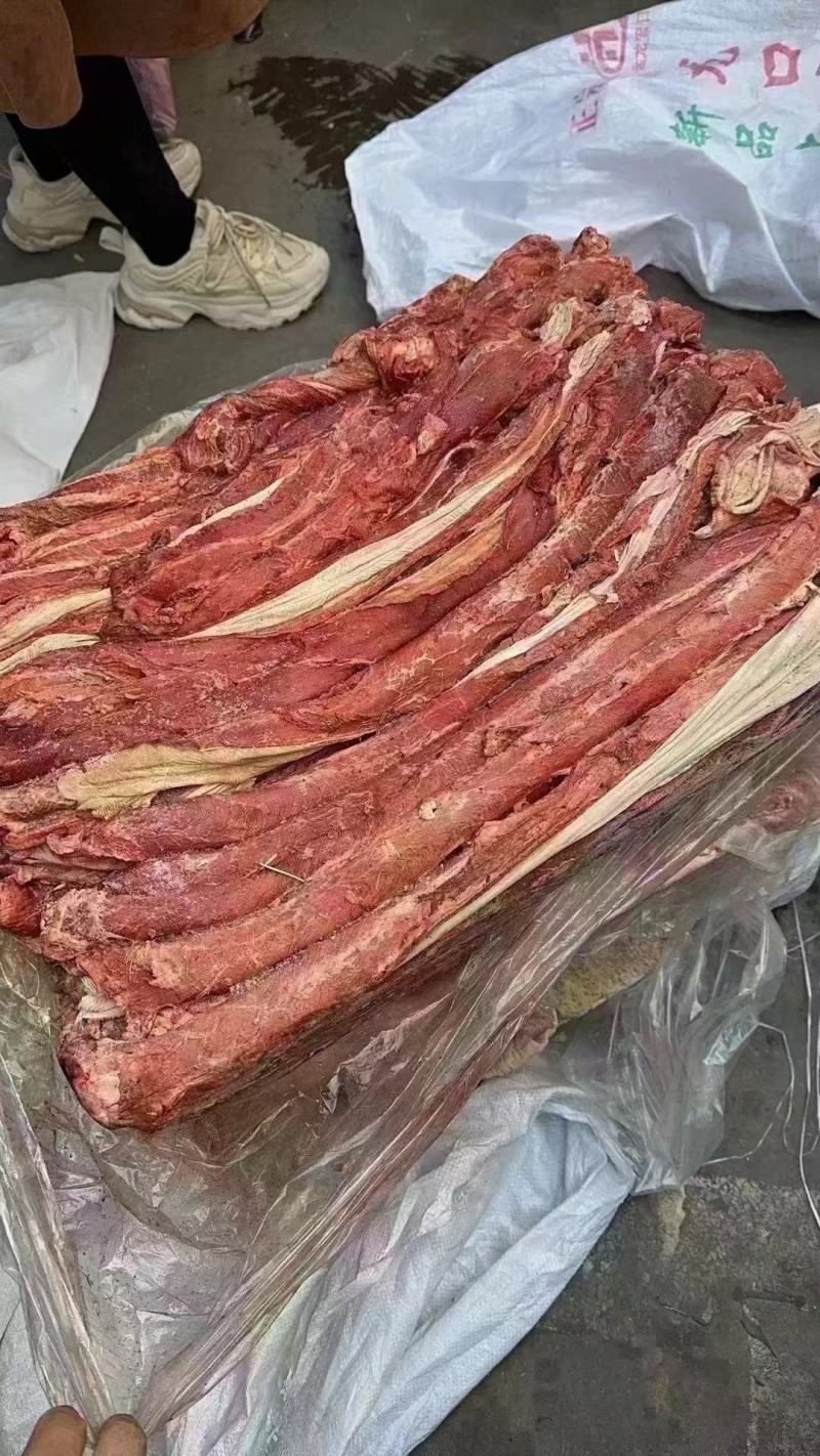 牛红肠国产鲜冻牛红肠可定制原装牛红肠圆红肠