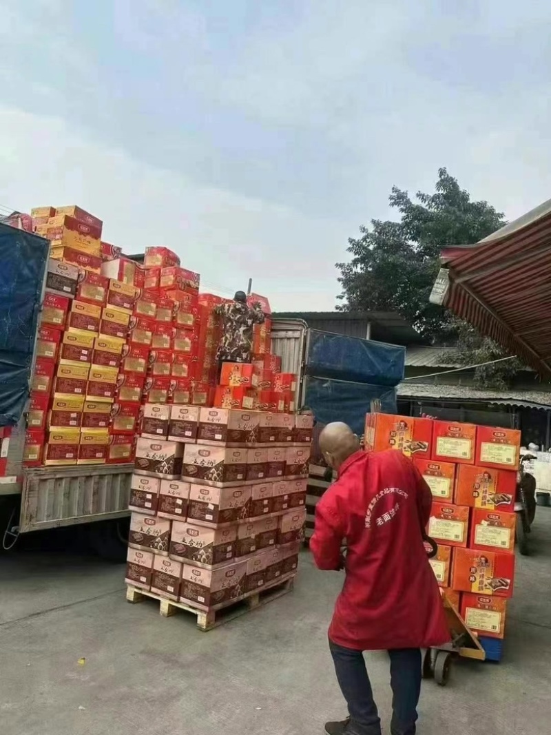 纯肉香肠一件30斤，麻辣味，广味，五香都有