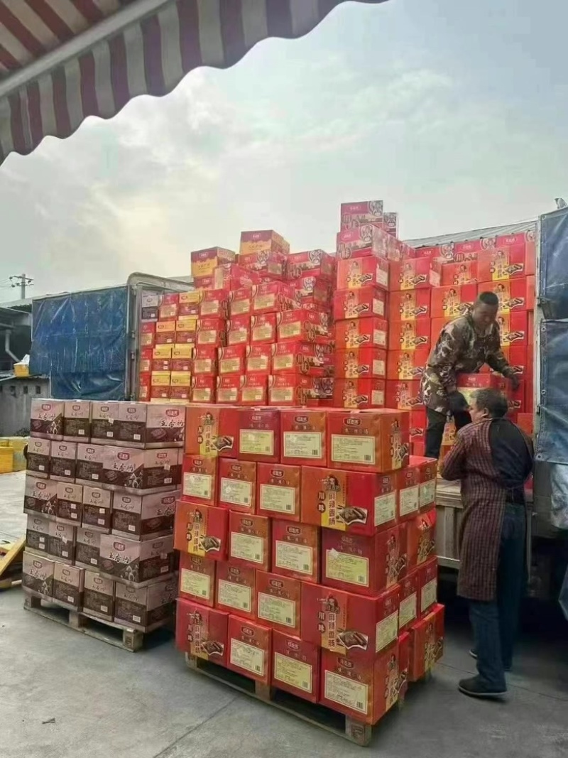 纯肉香肠一件30斤，麻辣味，广味，五香都有