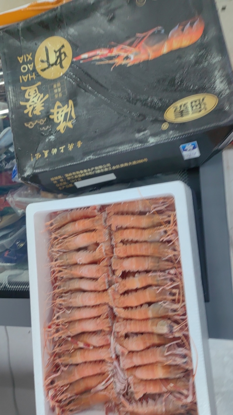 贝帆立柱，兰花蚌，螯虾，甜虾，象拔蚌，三文鱼，红金枪鱼…