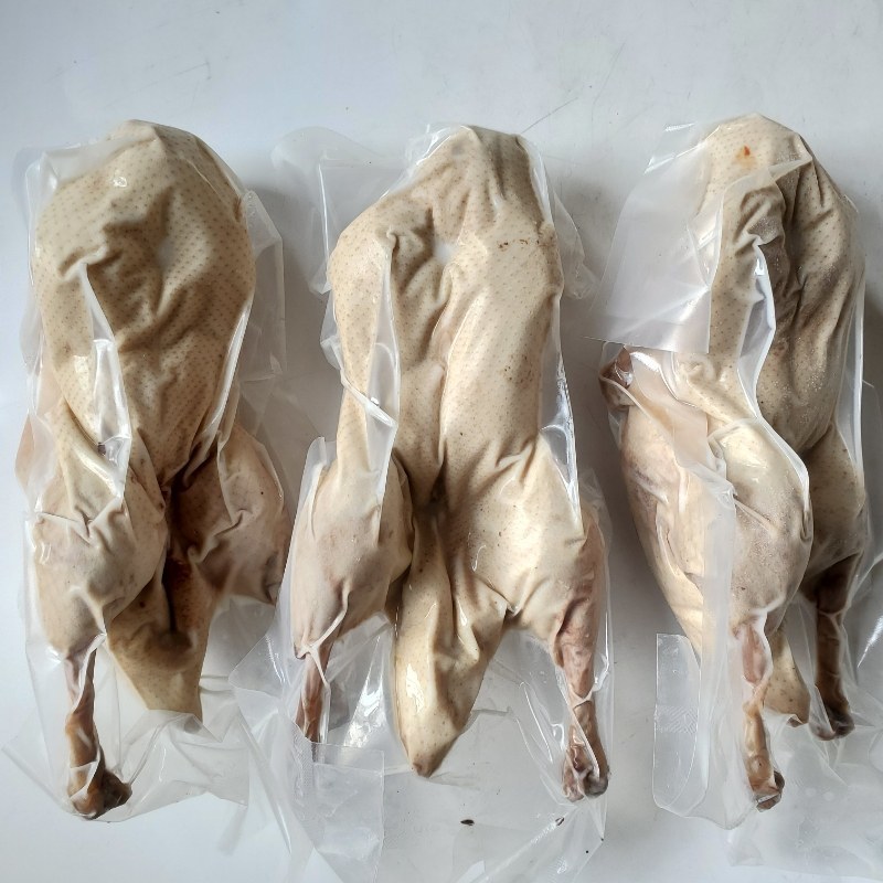 新贵人樱桃谷五香全熟盐水鸭加热即食