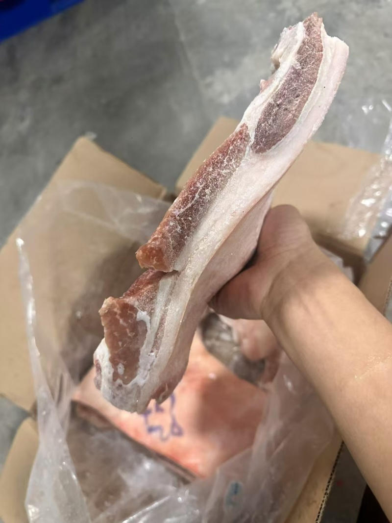带皮前上肉规格2/3片日期23年3/5月份数量