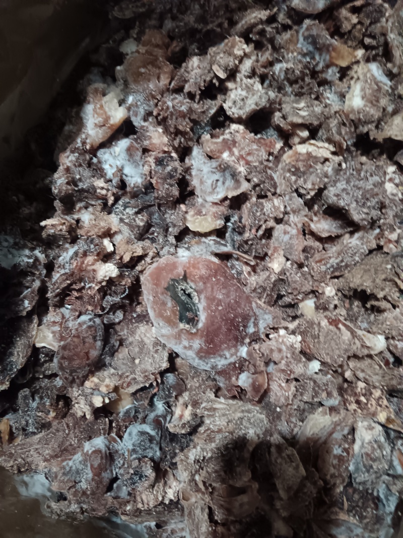 熟碎肉，拆牛头时掉下来的碎肉，八九成熟，一件50斤。