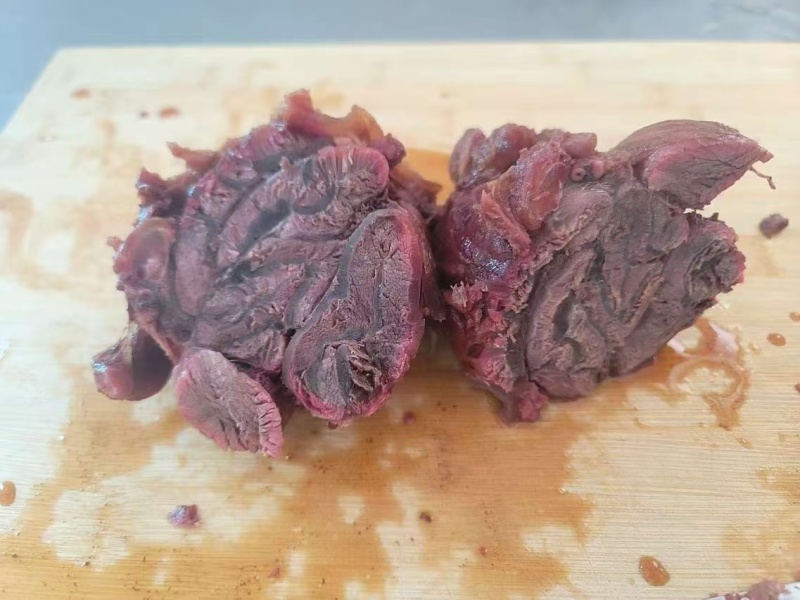 卤牛肉批发五香和酱香两种口味