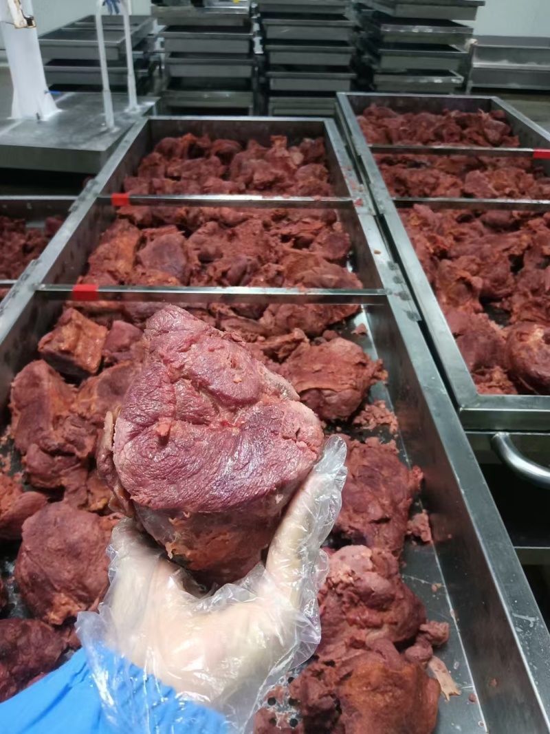 卤牛肉批发五香和酱香两种口味