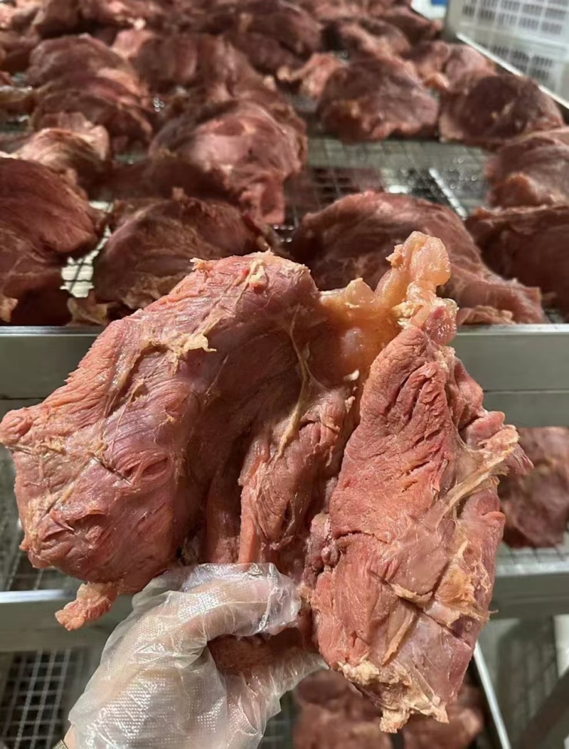 卤牛肉批发五香和酱香两种口味