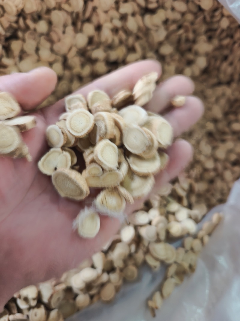 甘肃本地，黄芪圆片，大小规格齐全，无硫，自然晾晒风干