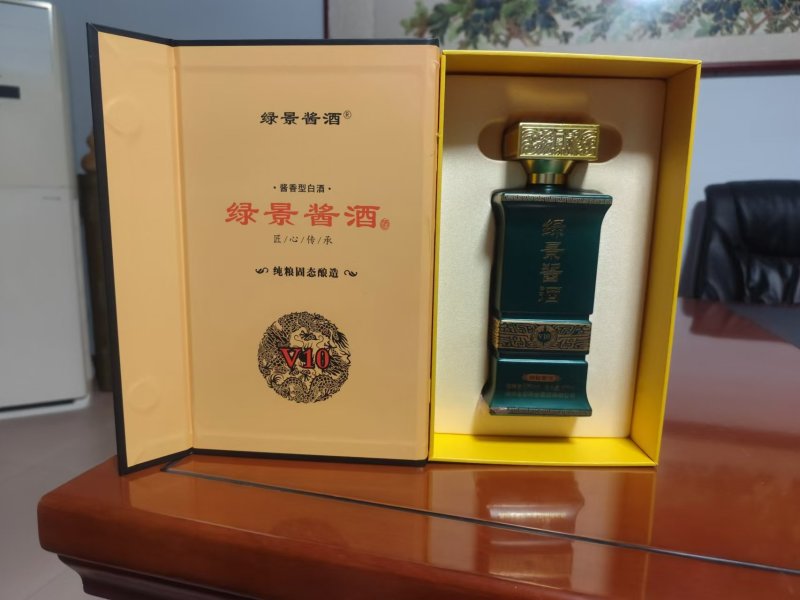 绿景酱酒依赖得天独厚的赤水河与茅台镇特有的环境、气候
