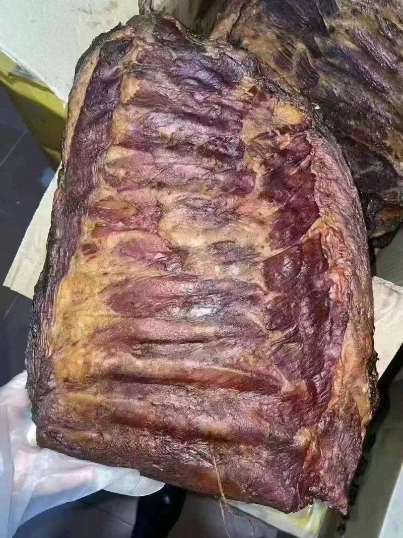 腊排骨烟熏腊排骨寸排骨地摊腊肉