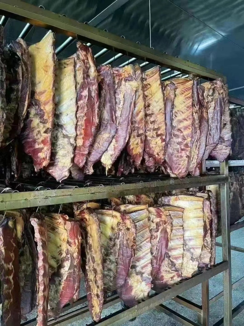 腊排骨烟熏腊排骨寸排骨地摊腊肉