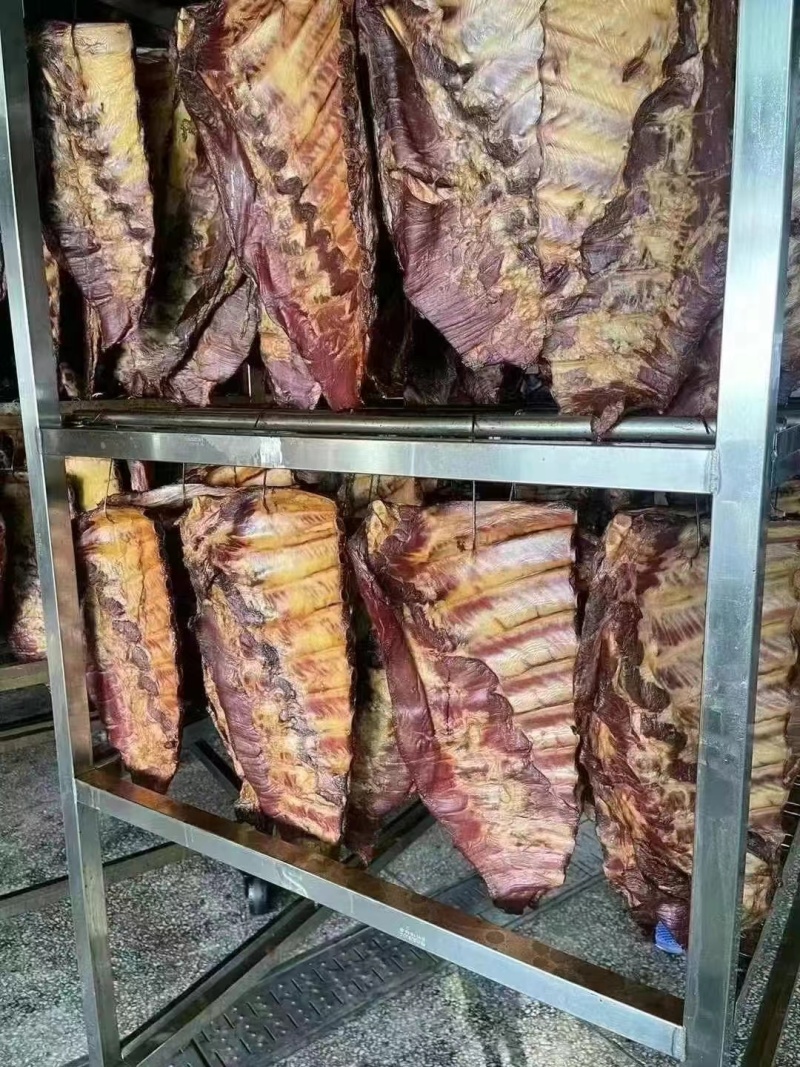 腊排骨烟熏腊排骨寸排骨地摊腊肉