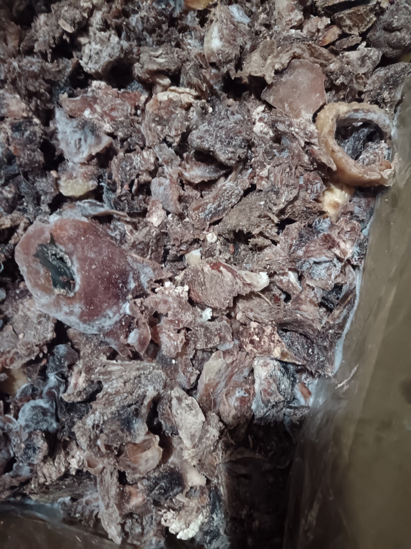 熟碎肉，拆牛头时掉下来的碎肉，八九成熟，一件50斤。
