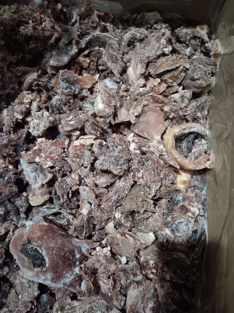 熟碎肉，拆牛头时掉下来的碎肉，八九成熟，一件50斤。