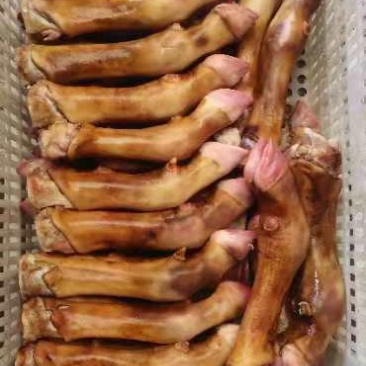 火烧乳牛头，乳牛蹄