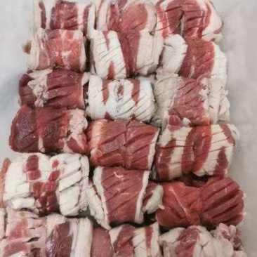 谷饲腹肉条（西冷边），烤肉美味，串串香自助餐优质出餐