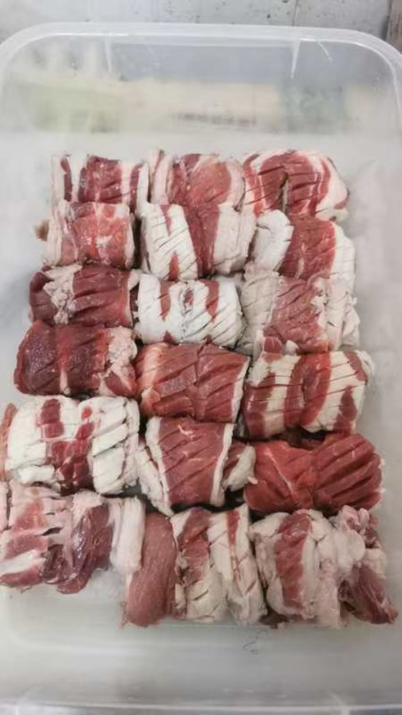 谷饲腹肉条（西冷边），烤肉美味，串串香自助餐优质出餐