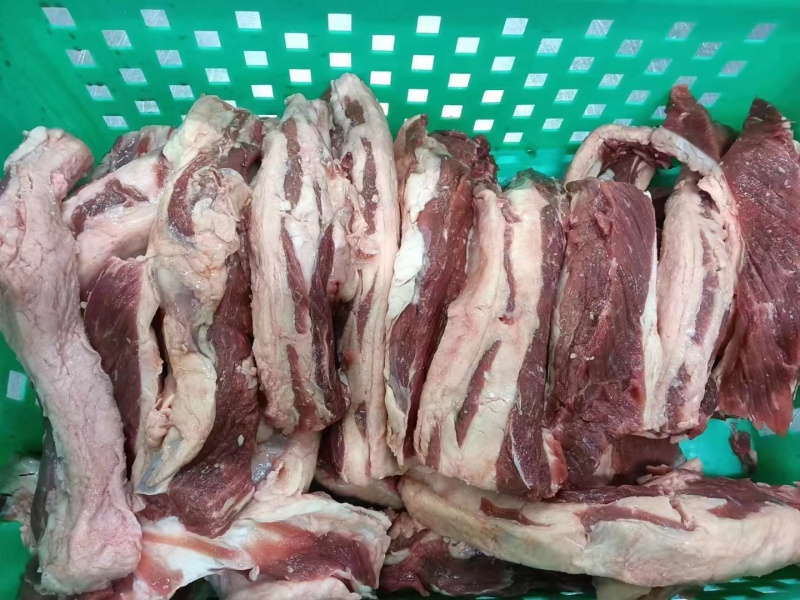 谷饲腹肉条（西冷边），烤肉美味，串串香自助餐优质出餐