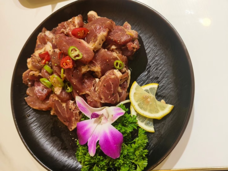 谷饲腹肉条（西冷边），烤肉美味，串串香自助餐优质出餐