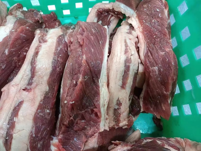 谷饲腹肉条（西冷边），烤肉美味，串串香自助餐优质出餐