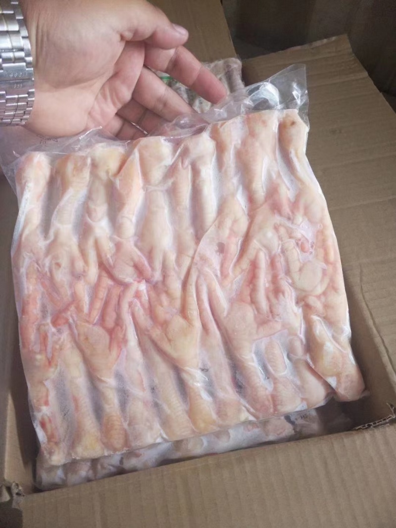 鸡爪子，厂家发货，规格齐全，资质都有冷链发货