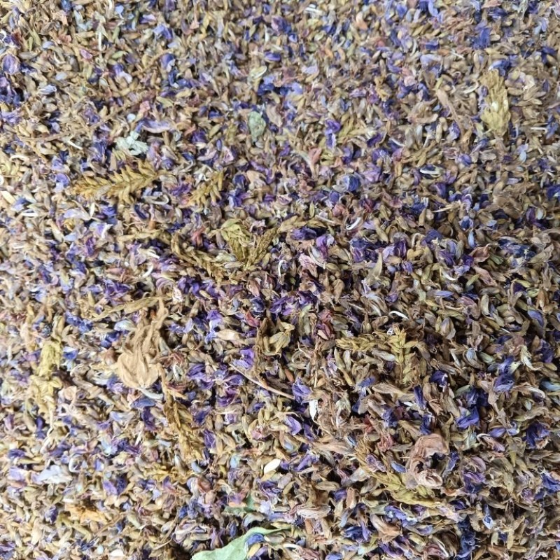 葛花，生长在丛草之中，正在热卖之中，