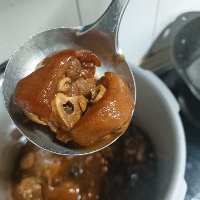 精品猪蹄块，带筋猪蹄块，个头均匀，带肉带筋