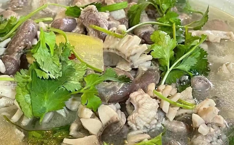 山羊肉炖萝卜成品图