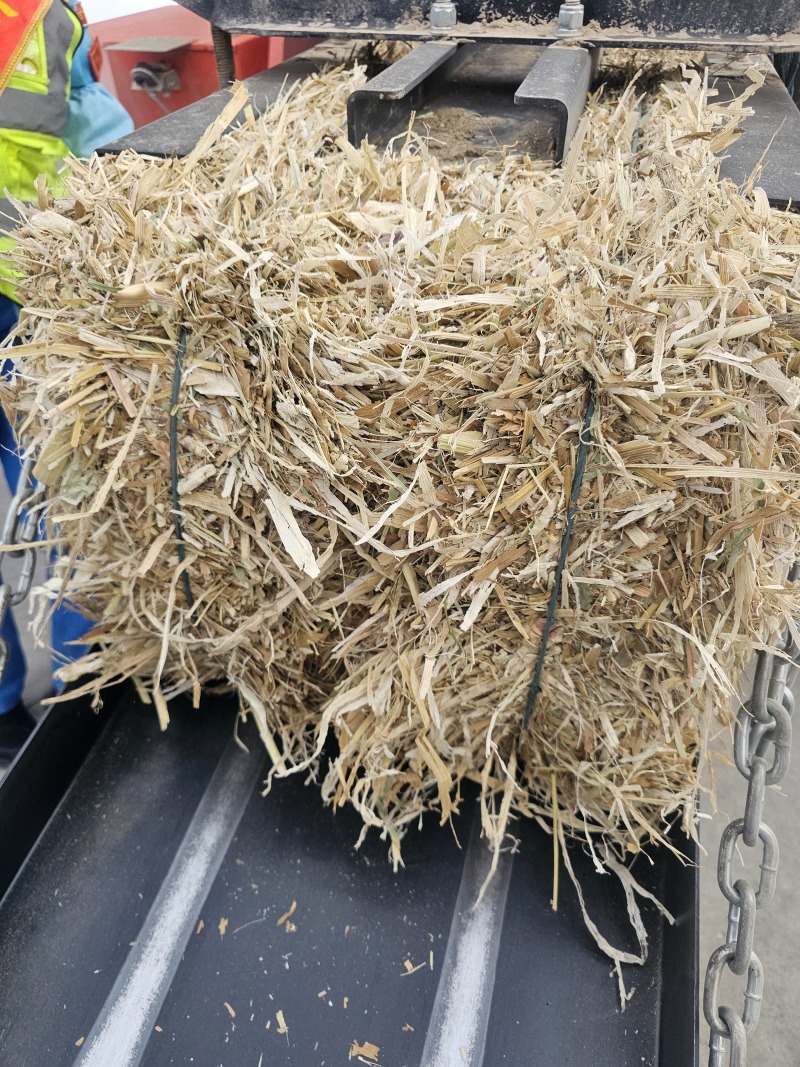 玉米秸秆柔丝粉碎草