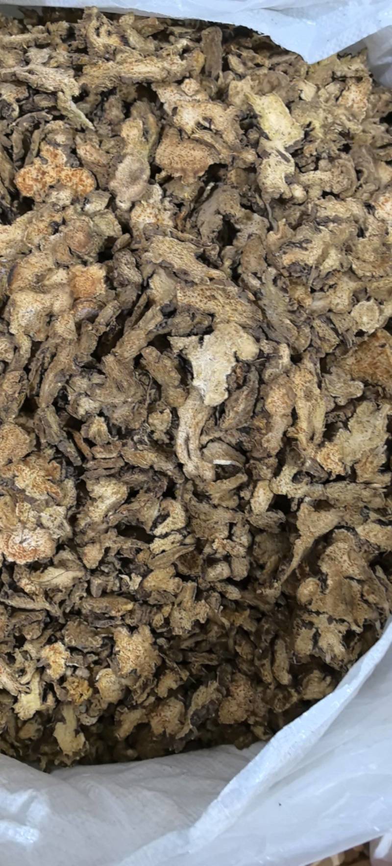 野生苍术片朱砂点**气味浓郁万信药业只做保真药材