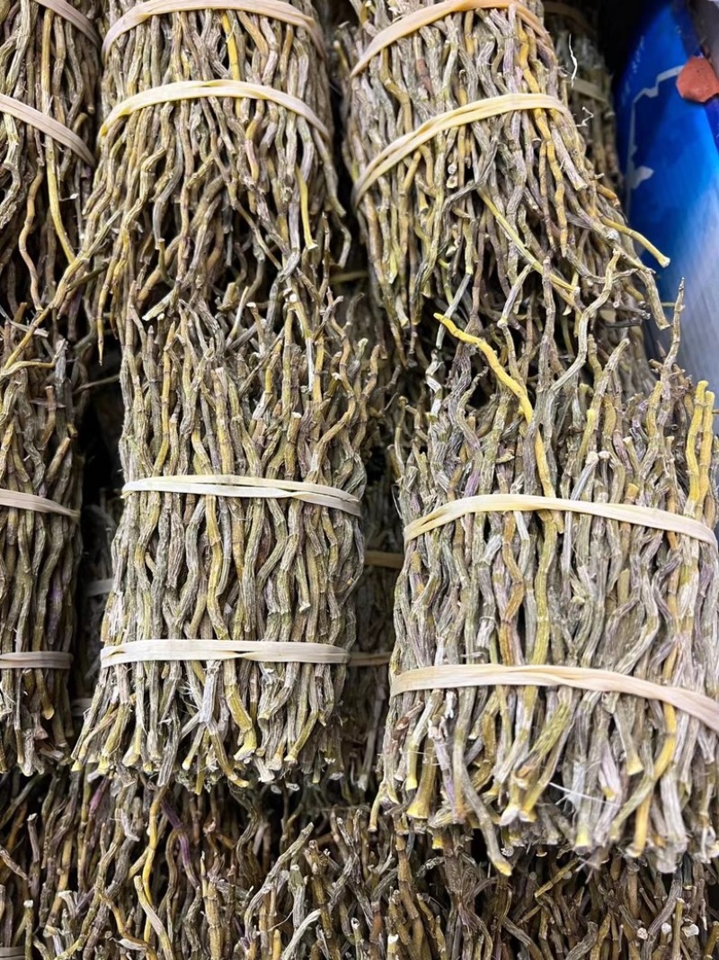 云南铁皮石斛干条，胶质浓郁价格实惠，欢迎各位老板采购