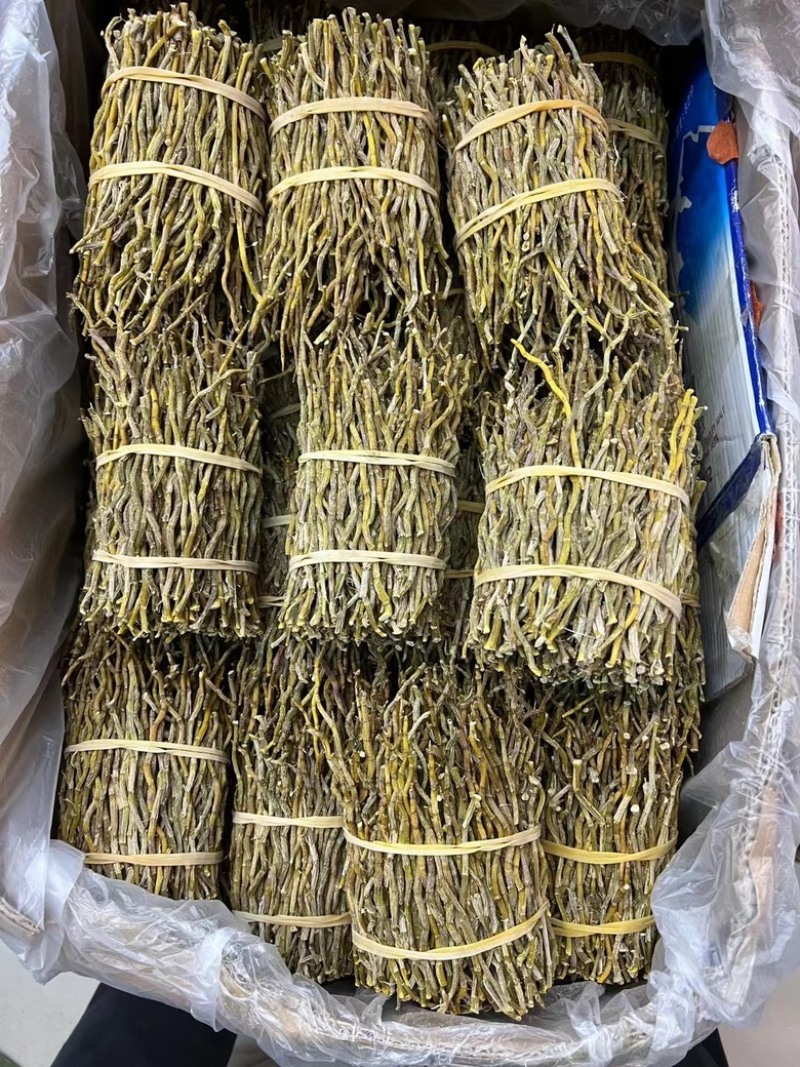 云南铁皮石斛干条，胶质浓郁价格实惠，欢迎各位老板采购