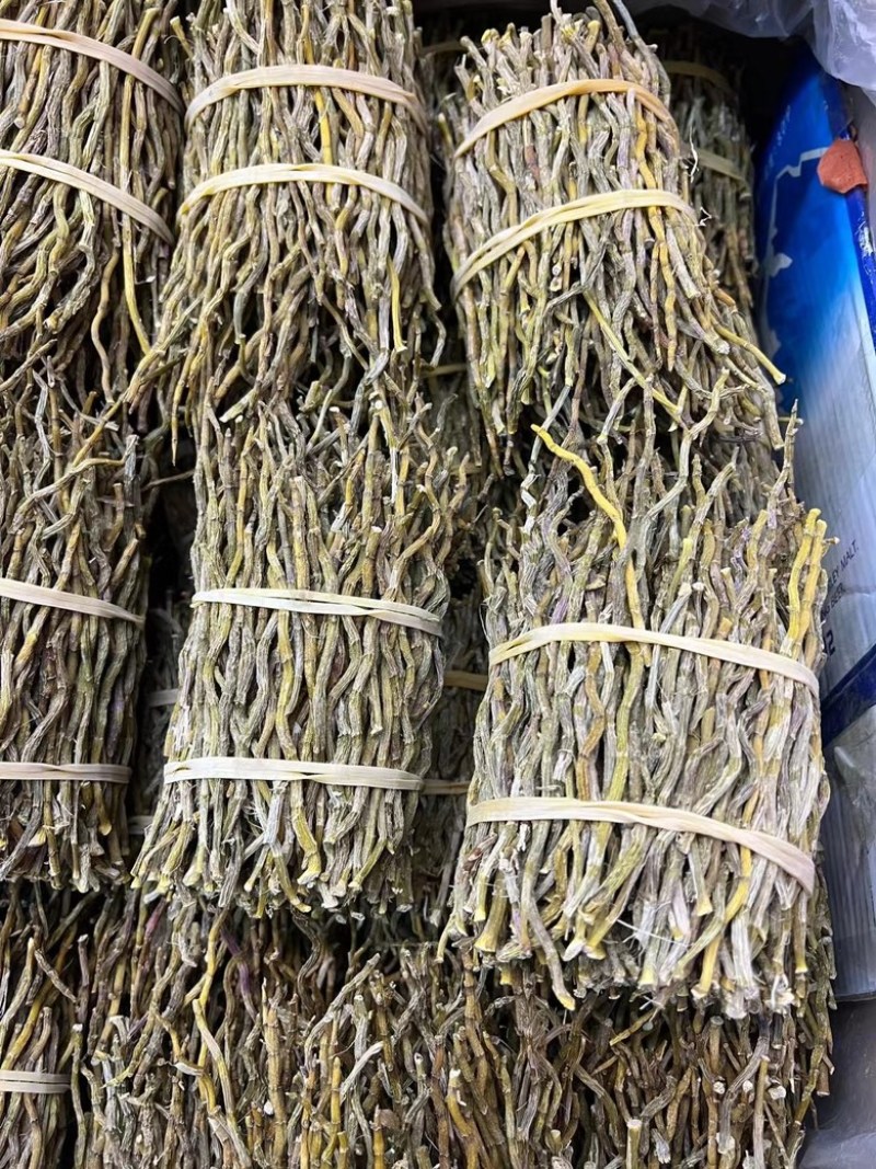 云南铁皮石斛干条，胶质浓郁价格实惠，欢迎各位老板采购