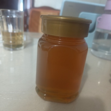 高山圆桶土蜂蜜，花开四季，甜如初恋，产地直销，货源充足