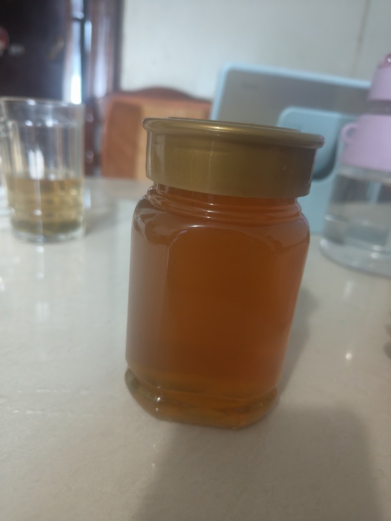 高山圆桶土蜂蜜，花开四季，甜如初恋，产地直销，货源充足