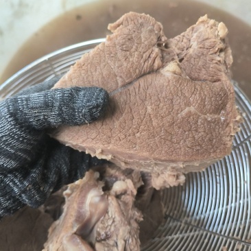 大块熟牛肉后腿肉熟牛肉源头工厂长期加工全部都是后腿肉加工