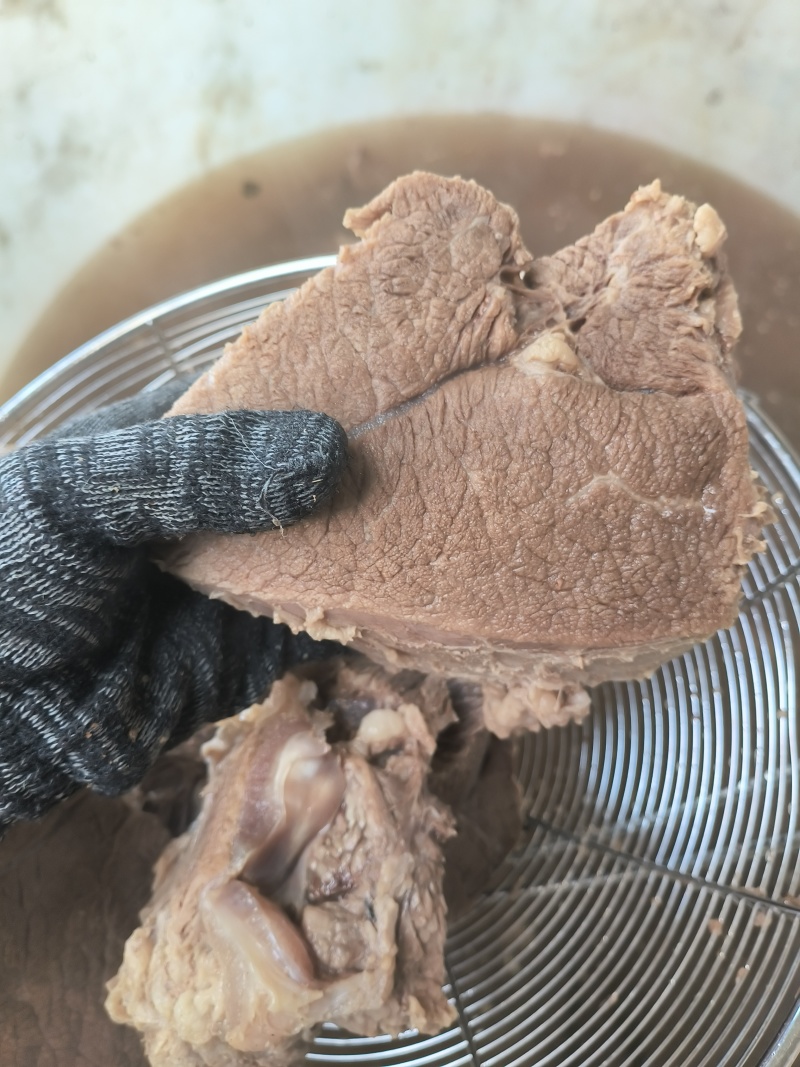 大块熟牛肉后腿肉熟牛肉源头工厂长期加工全部都是后腿肉加工