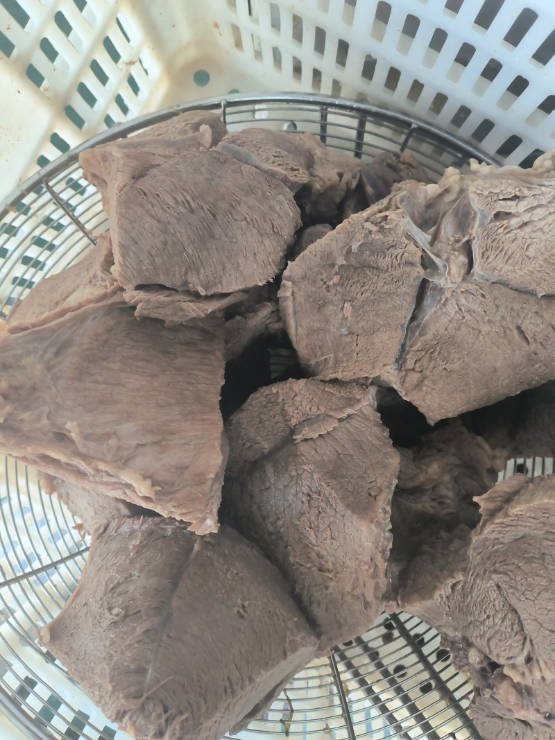 大块熟牛肉后腿肉熟牛肉源头工厂长期加工全部都是后腿肉加工