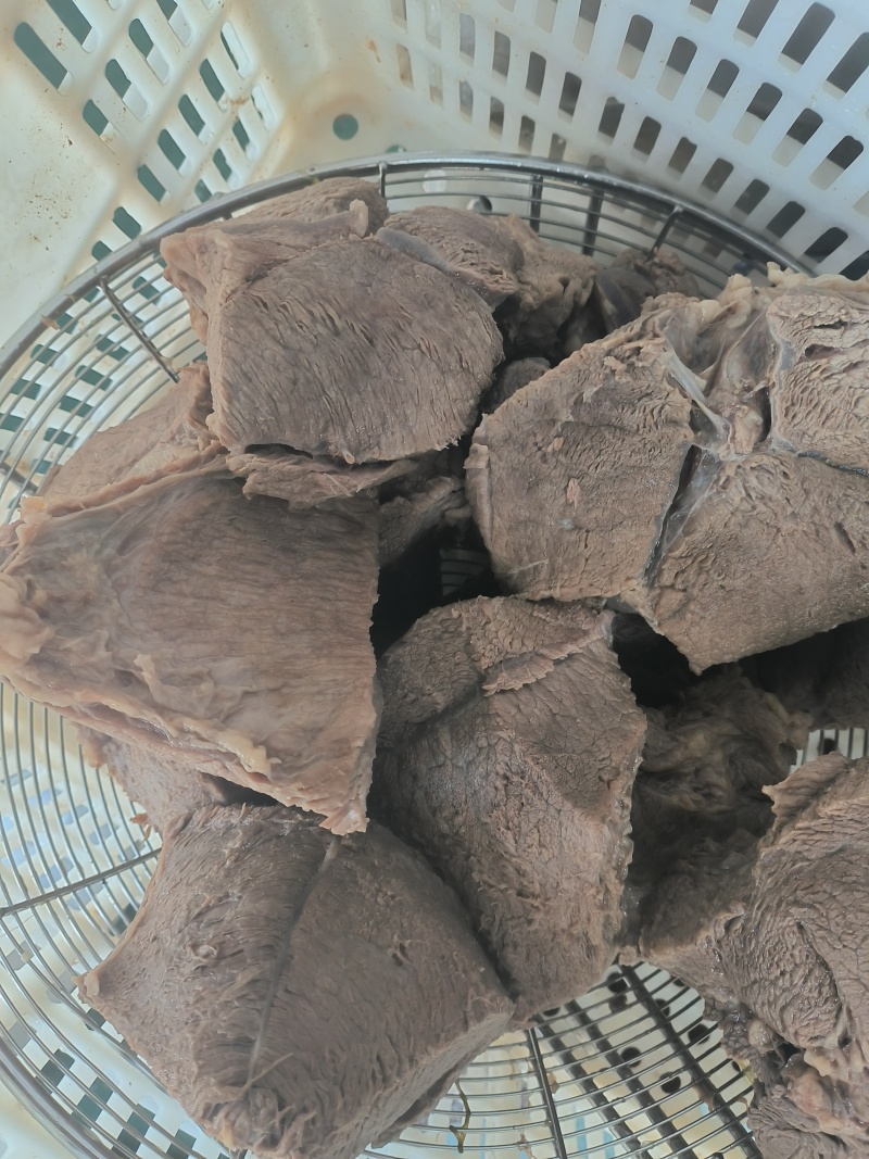 大块熟牛肉后腿肉熟牛肉源头工厂长期加工全部都是后腿肉加工