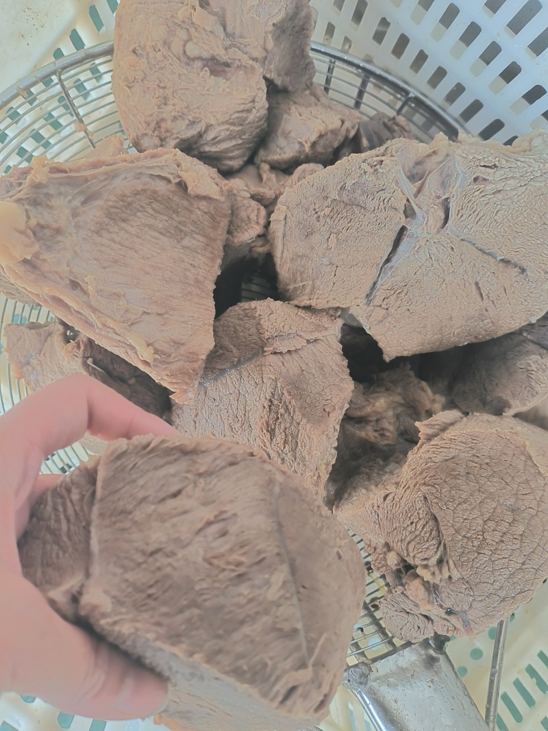 大块熟牛肉后腿肉熟牛肉源头工厂长期加工全部都是后腿肉加工