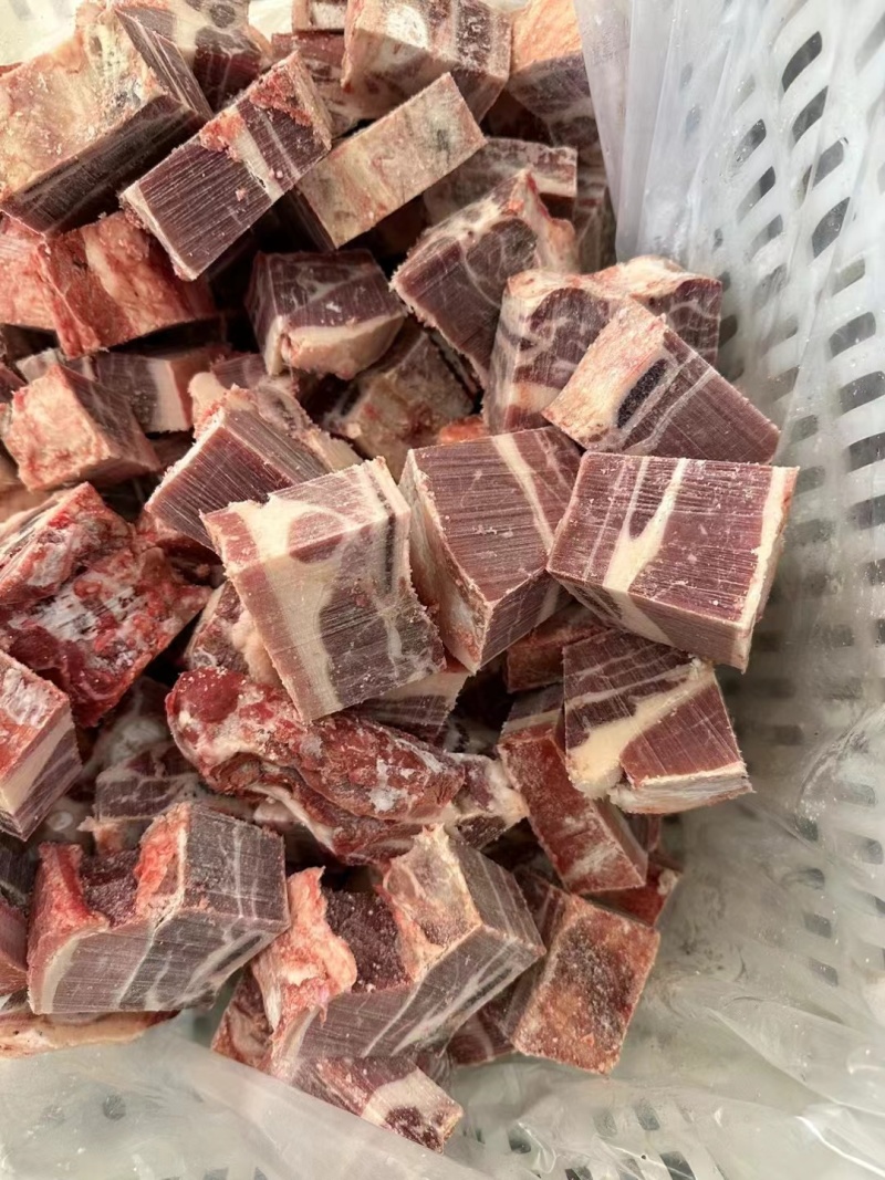 鲜牛排骨纯干鲜牛排，自家养殖现宰现杀厂家直发量大优惠