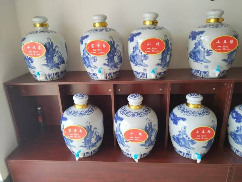 精品散酒系列。各种度数清香浓香酱香均有欢迎来电