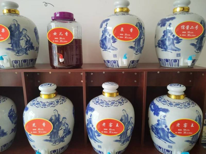 精品散酒系列。各种度数清香浓香酱香均有欢迎来电