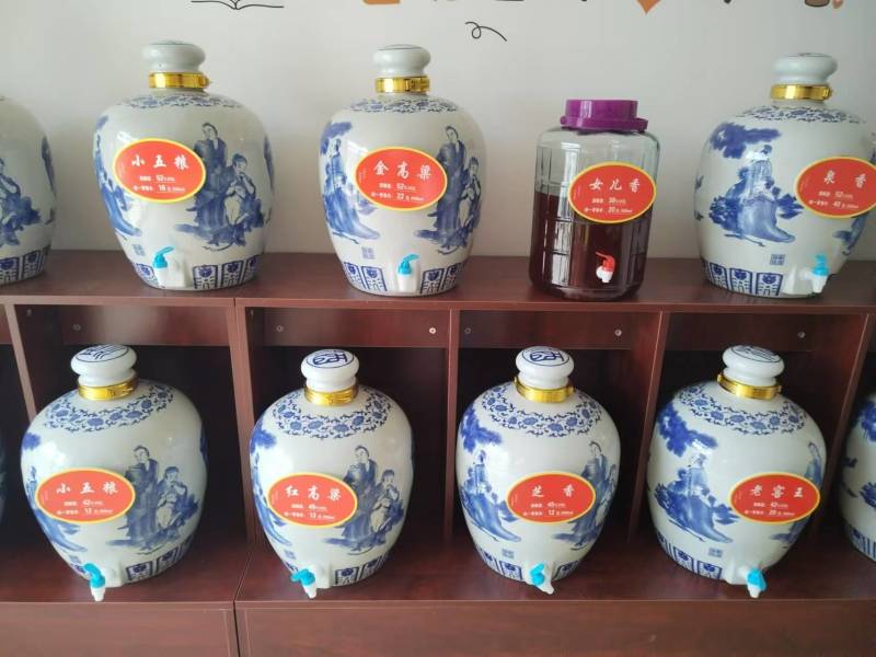 精品散酒系列。各种度数清香浓香酱香均有欢迎来电
