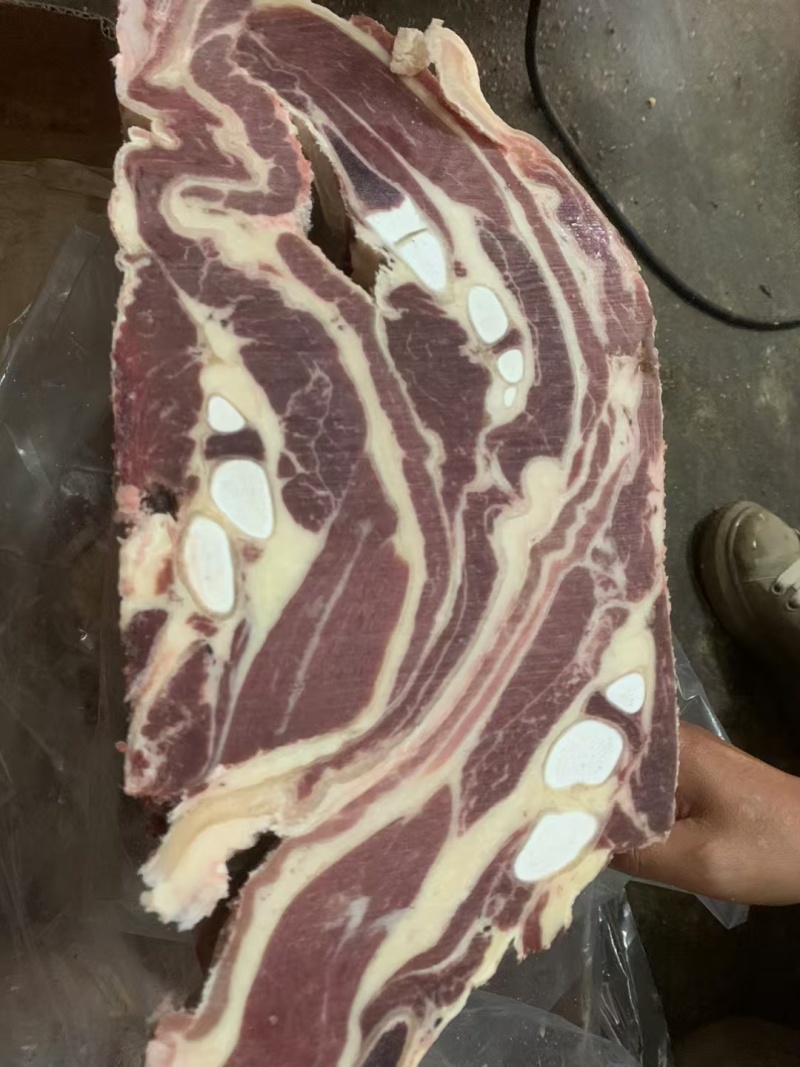 （工厂直销）牛腩排，一手货源。货真价实。保证质量，欢迎咨