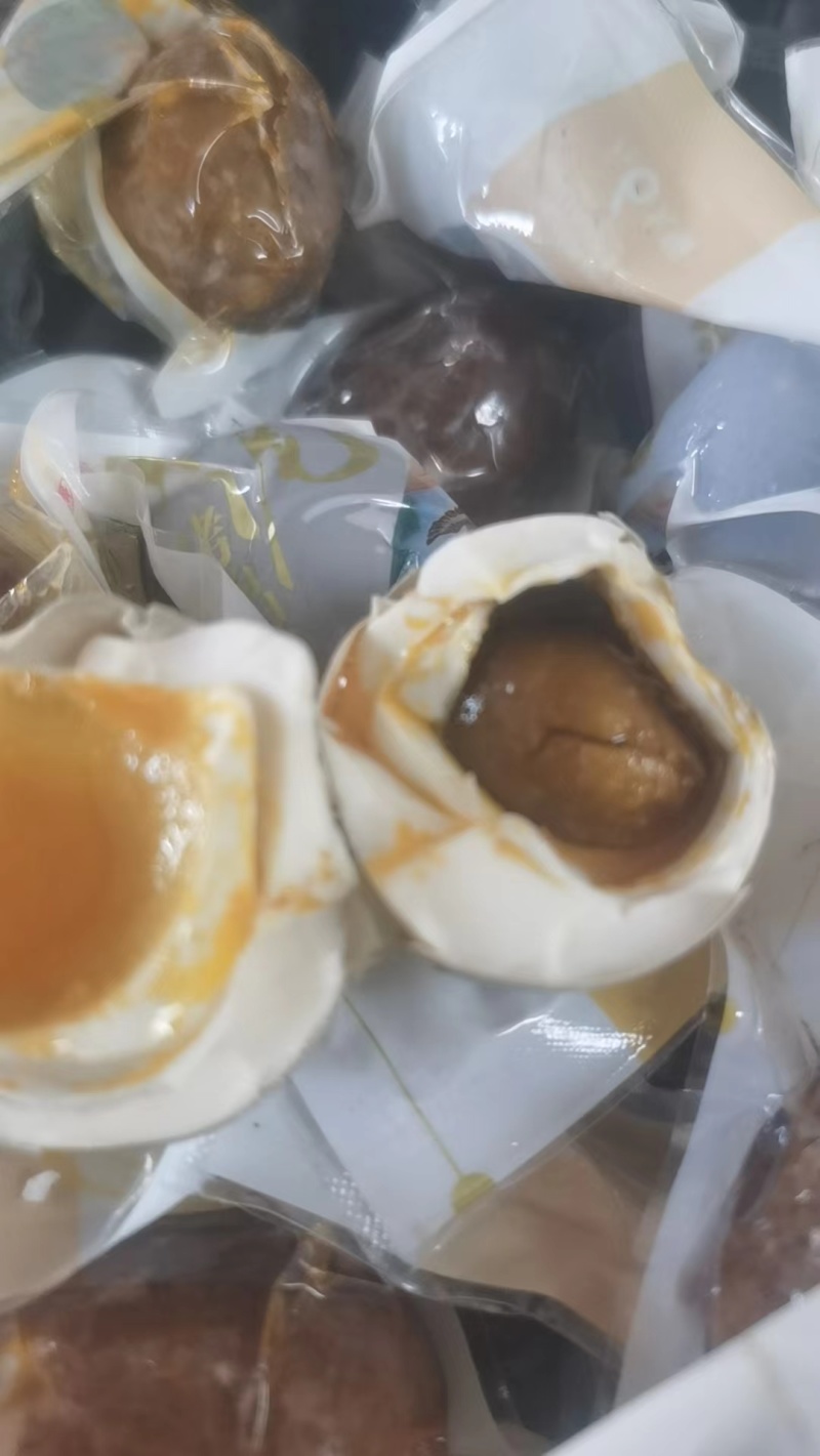 真空破壳咸鸭蛋