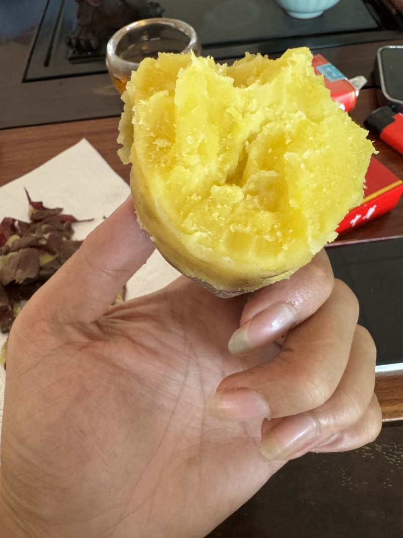榴莲蜜薯，粉糯香甜，产地直供，价格实惠，快来抢购！